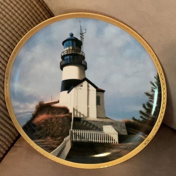 THE AMERICAN LIGHTHOUSE PLATE COLLECTION. Cape Disappointment Lighthouse! - Picture 1 of 7